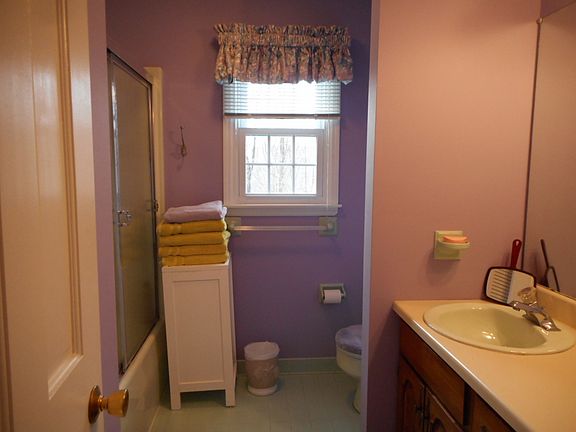 4th image of 30 Hoover Dr