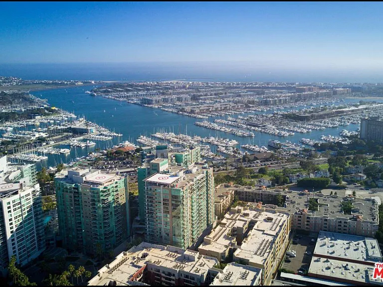 13650 Marina Pointe Dr #1605 — Photo 26