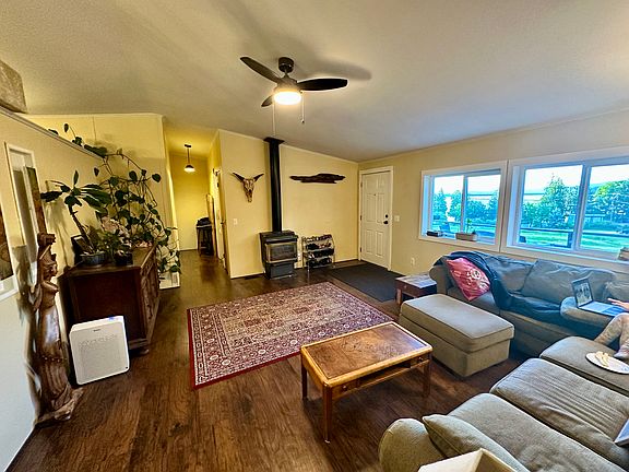 3rd image of 314 Lakeshore Dr