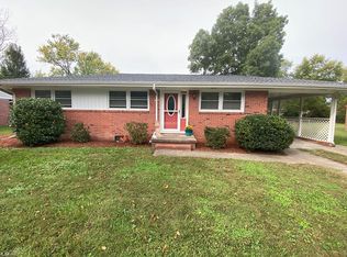 53 Edgemoor Dr, Newport News, VA 23603