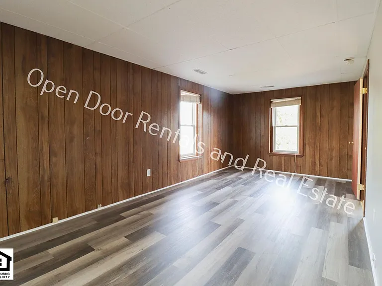255 S Wayne St — Photo 5