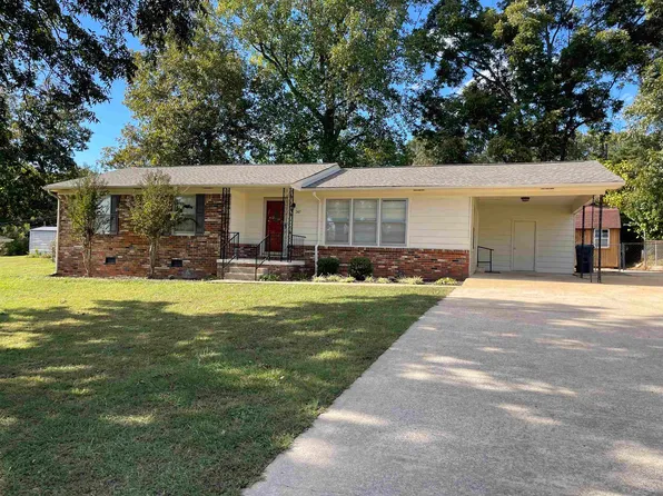 247 Woodmont Dr, Russellville, AL 35653