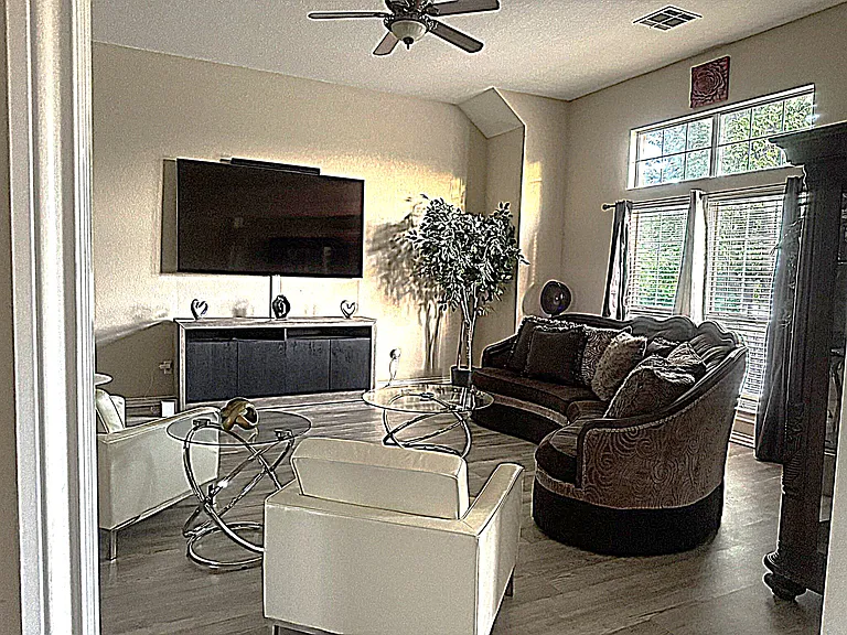 16721 Farmington Way — Photo 12
