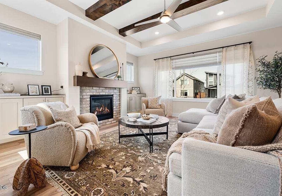 1st image of 3802 NE Petrosa Ave