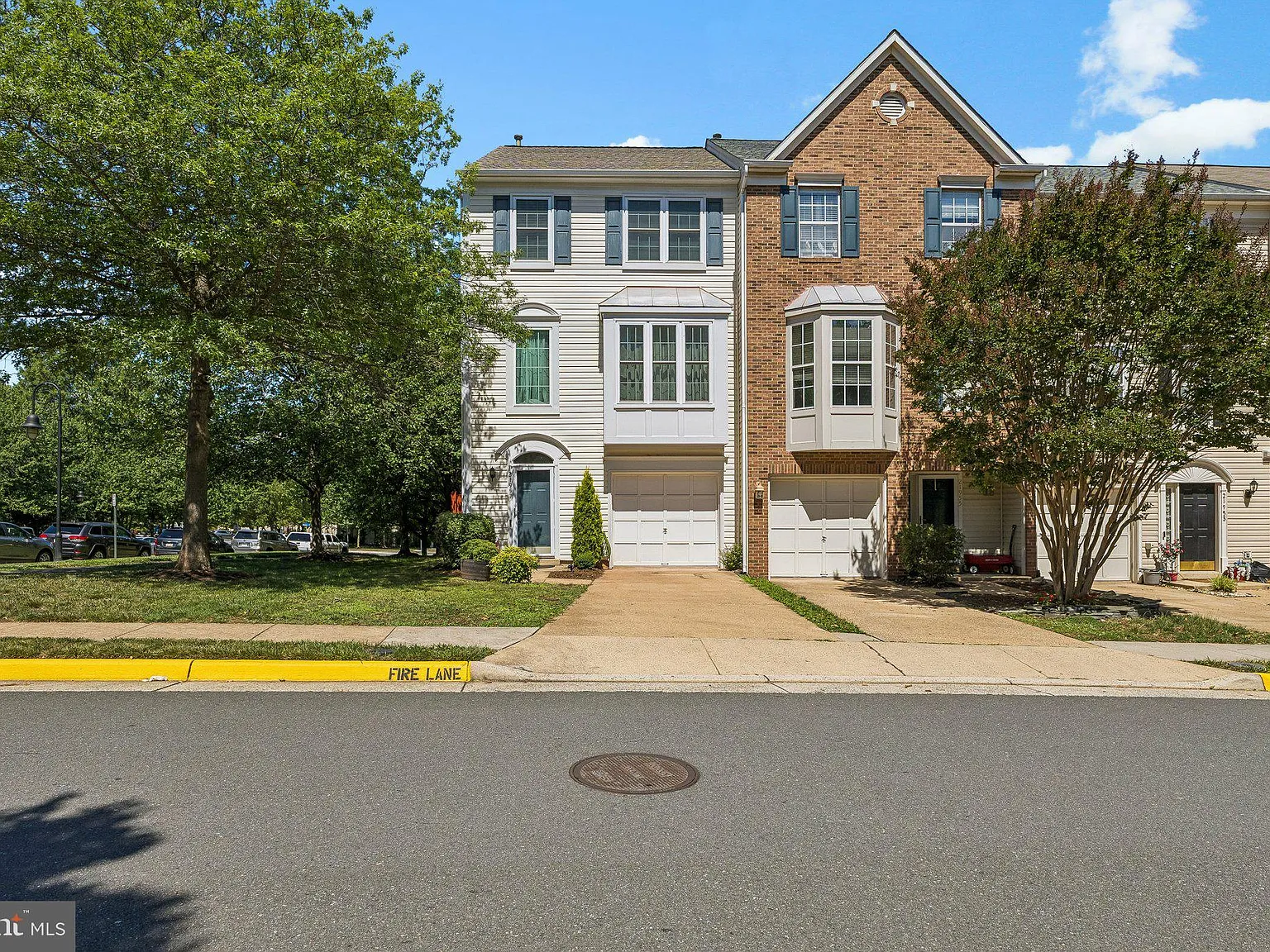 3 bed, 4.0 bath, 2036 sqft, $3,050 — Photo 2