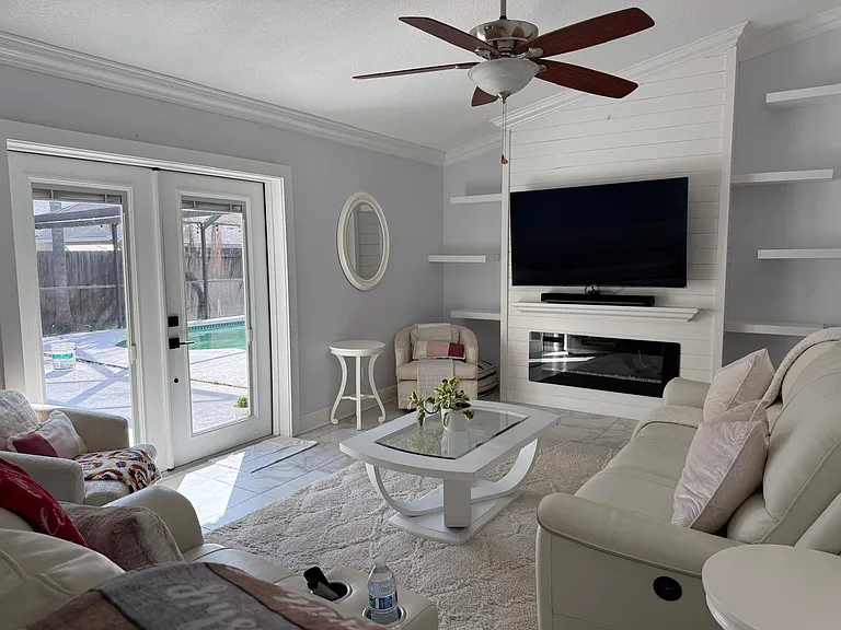 6705 Seafairer Dr — Photo 4