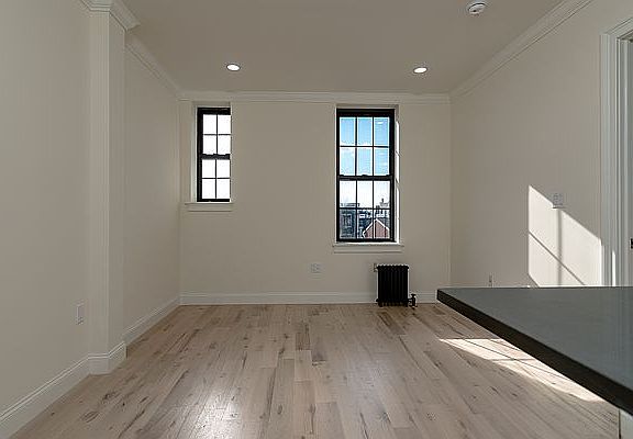 3rd image of 946 Bushwick Ave #614