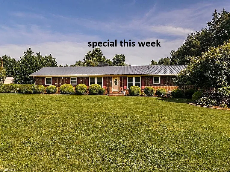 3 bed, 1418 sqft, $1,999 — Photo 1