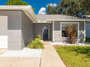 1725 Weaver Dr, Lutz, FL 33559