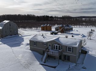 5717 N Overlook Rd, Northport, MI 49670