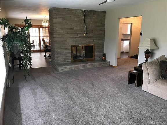 5th image of 832 Schrubb Dr