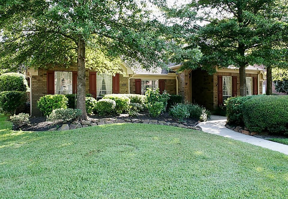 1st image of 3115 Woodland View Dr
