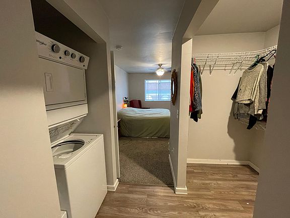 3rd image of 926 Superior Ave #12