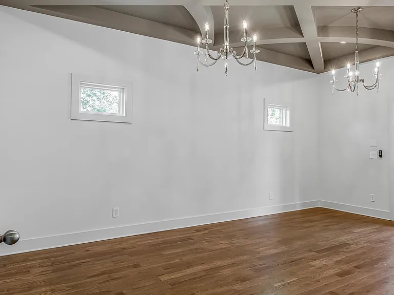814A Dewees Ave — Photo 6