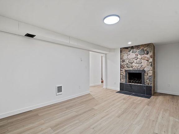 4th image of 5529 S 149th St