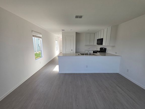 3rd image of 12136 Morgan Dr