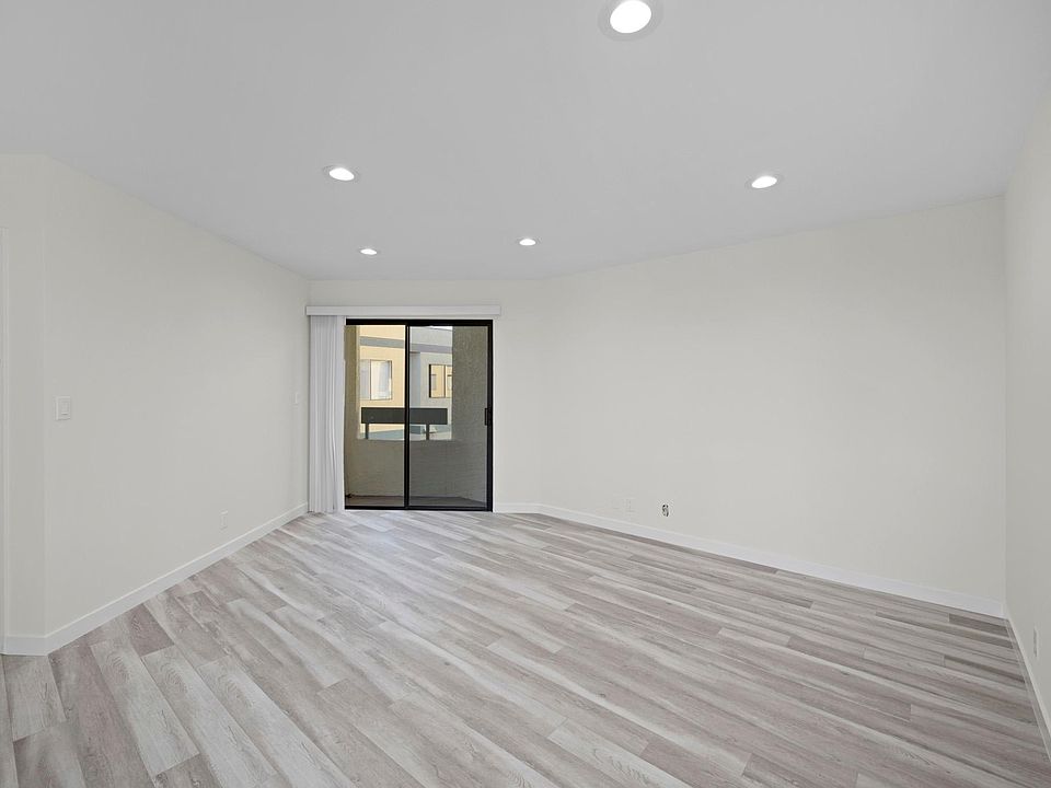 1st image of 1142 Stanley Ave