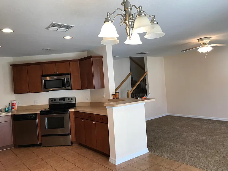 2535 Hassonite St — Photo 7