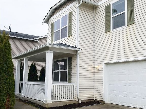 3rd image of 109 Voss St NE