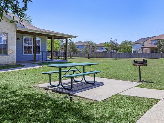 Family-Friendly Picnic Area at Crescent Village in Elgin, TX