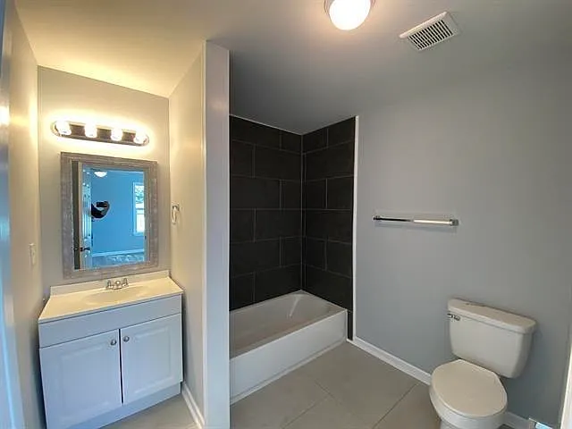 1072 S Barksdale St — Photo 7
