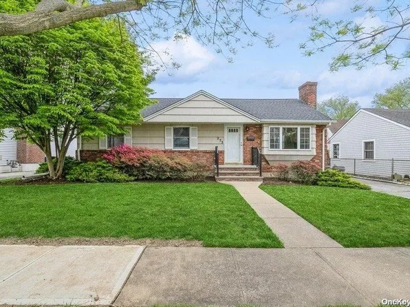 275 Gilmore Street, Mineola, NY 11501