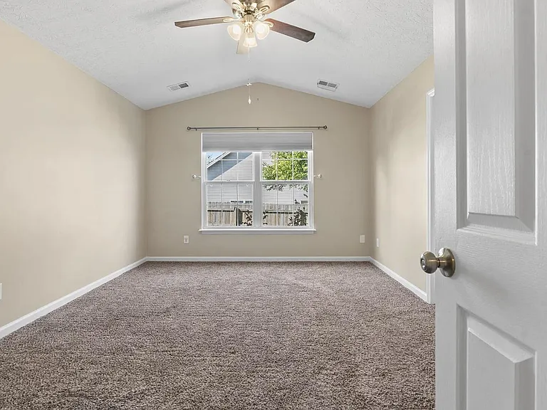 141 Clover Valley Dr — Photo 15