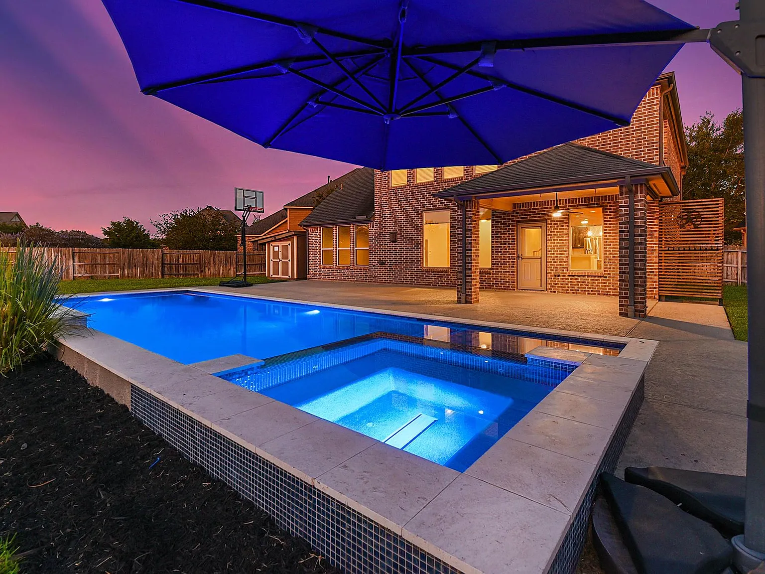 5 bed, 4.5 bath, 3828 sqft, $4,600 — Photo 1