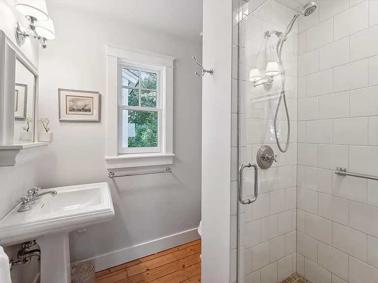 32 Franklin Ave — Photo 11