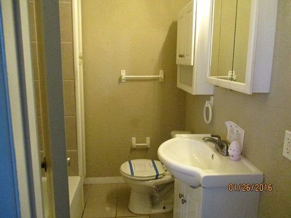 3rd image of 2211 NW 36th St