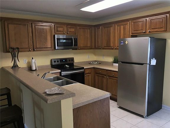 4th image of 529 Versailles Blvd APT G