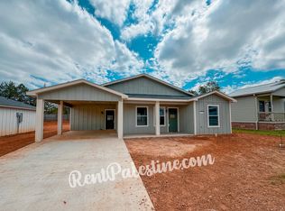 1710 Amy Ln, Palestine, TX 75801