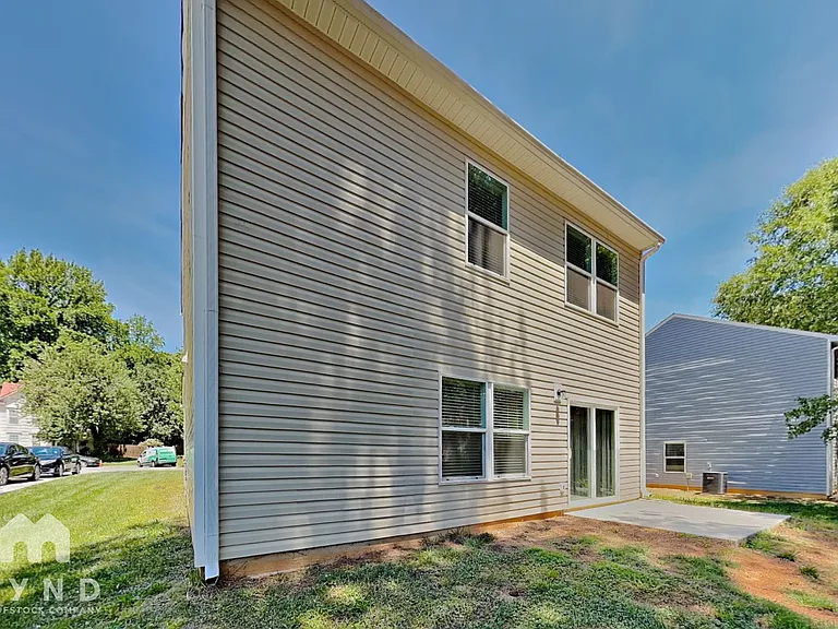 313 Cloverdale Ct — Photo 18