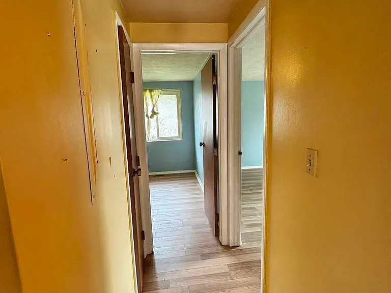 1652 Mars Hill Dr — Photo 3