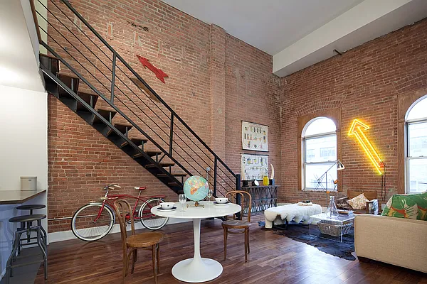 Sold by aptsandlofts.com | media 10