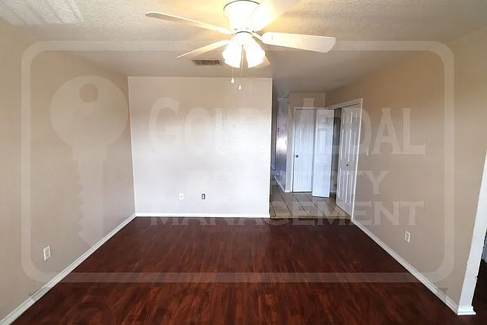 2806 Cantabrian Dr — Photo 2