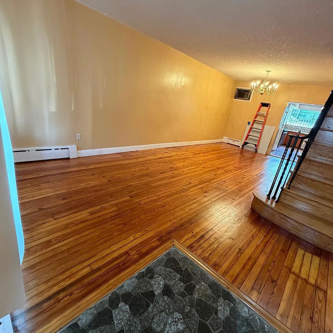 3 bed, 1.5 bath, 1100 sqft, $1,800 — Photo 4