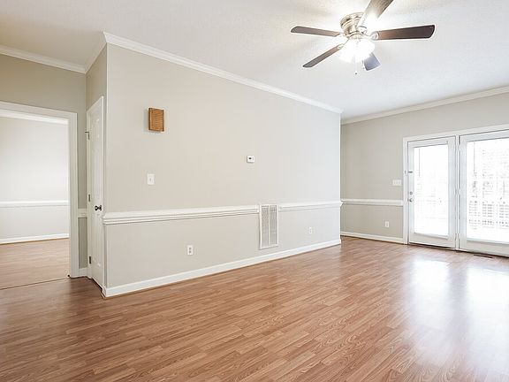 5th image of 212 Sleepy Creek Dr