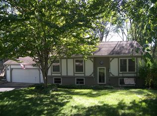 403 Briar Rd, Island Lake, IL 60042
