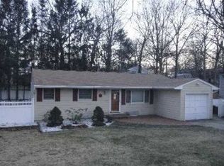 314 Shelter Rd, Ronkonkoma, NY 11779