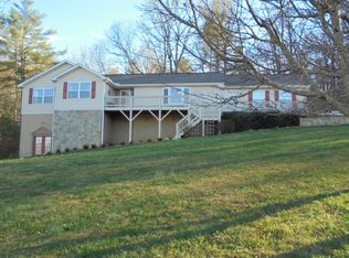 83 River Run Dr, Franklin, NC 28734