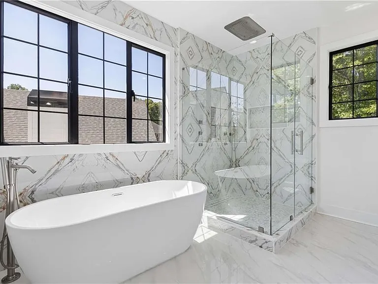 1385 Sylvan Cir NE — Photo 14