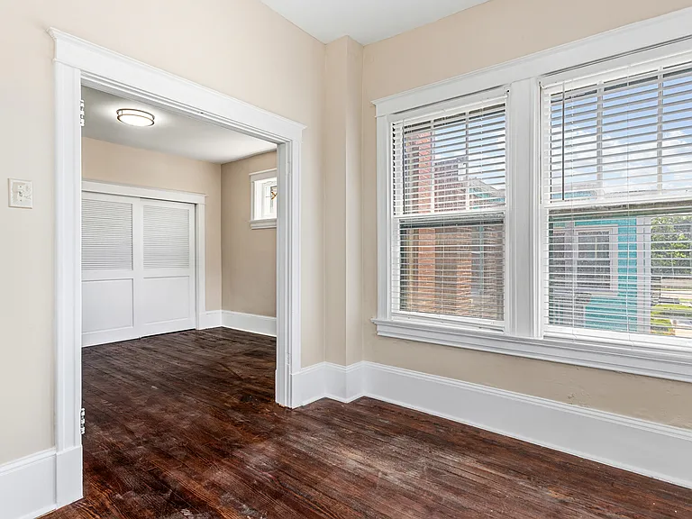 6026-28 Pershing Ave #6028 — Photo 23