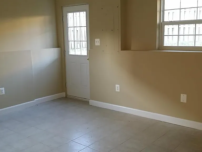 434 Lilac Ter NE — Photo 18