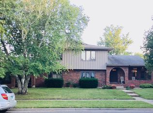 64 Brookshire Grn, Bloomington, IL