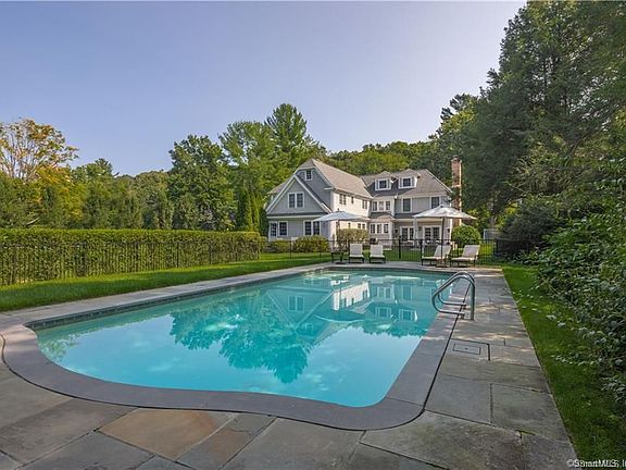 3rd image of 10 Bickford Ln