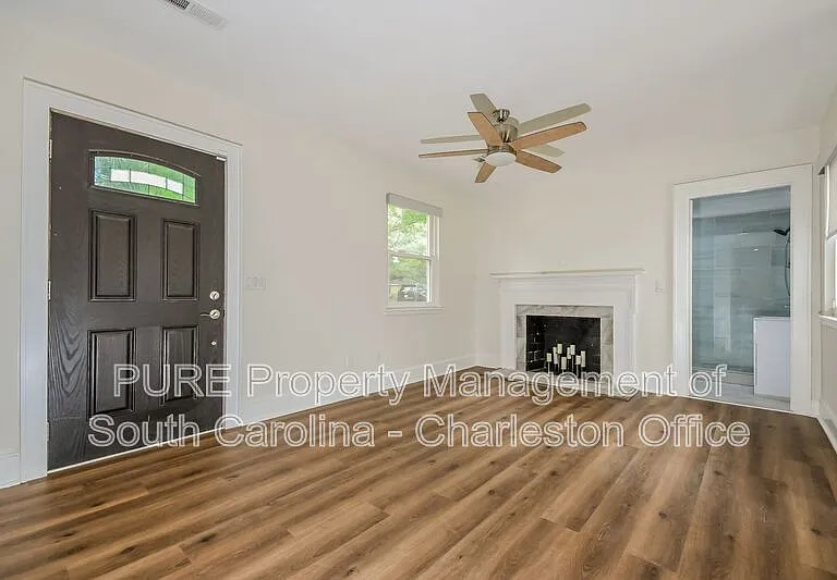 1239 Sunset Dr — Photo 2