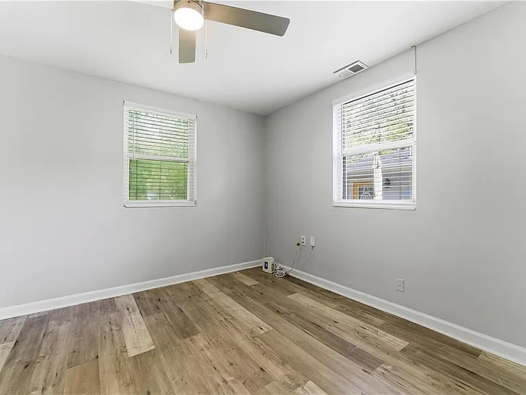 1307 Elizabeth Ave SW — Photo 11