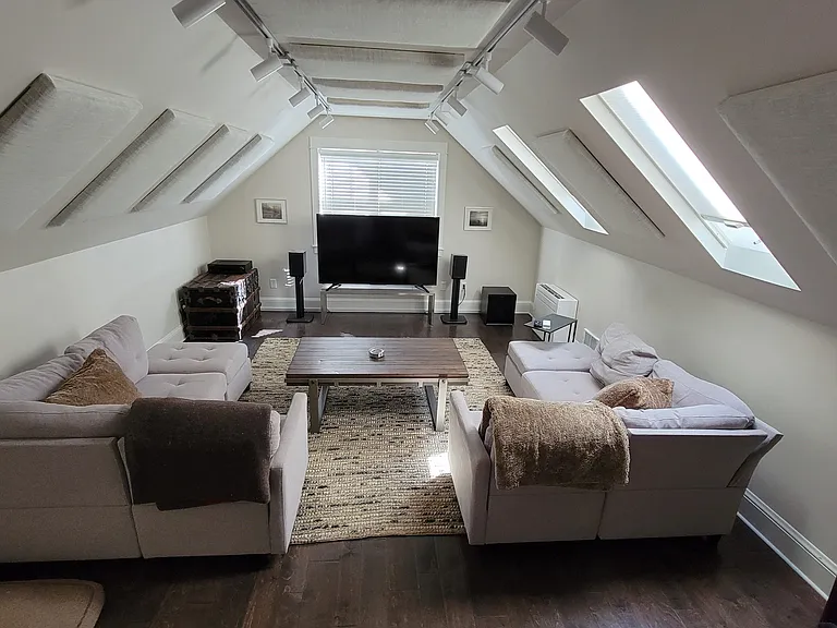 693 E Tyler Ave — Photo 6