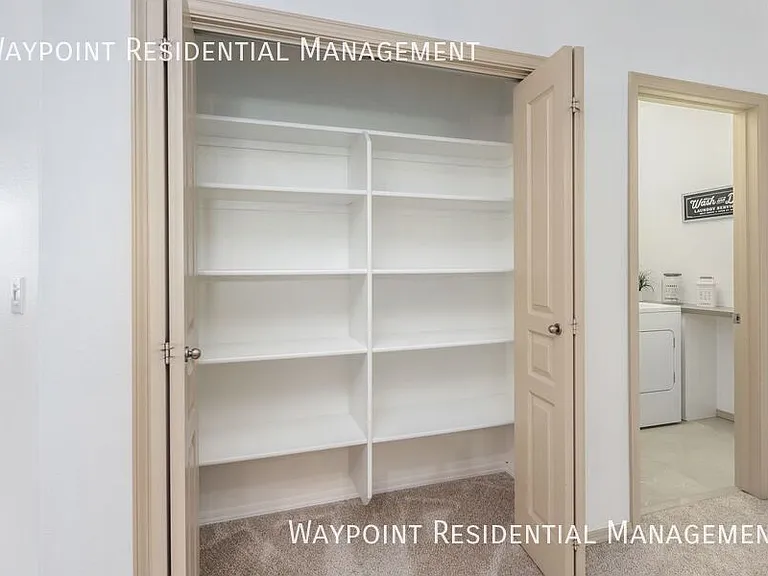 9640 W Sleepy Hollow Ln — Photo 20